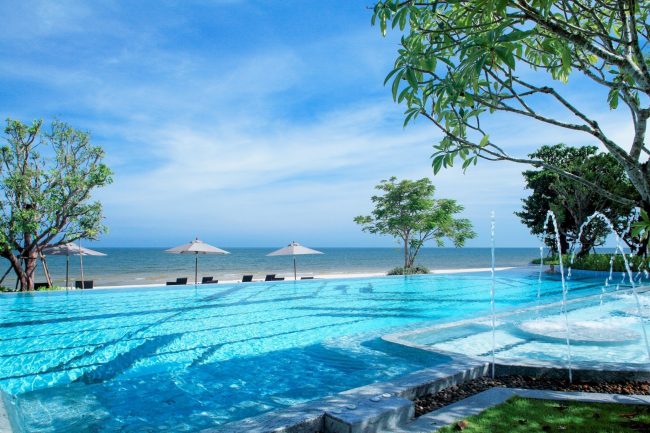 06 Entertainment Pool